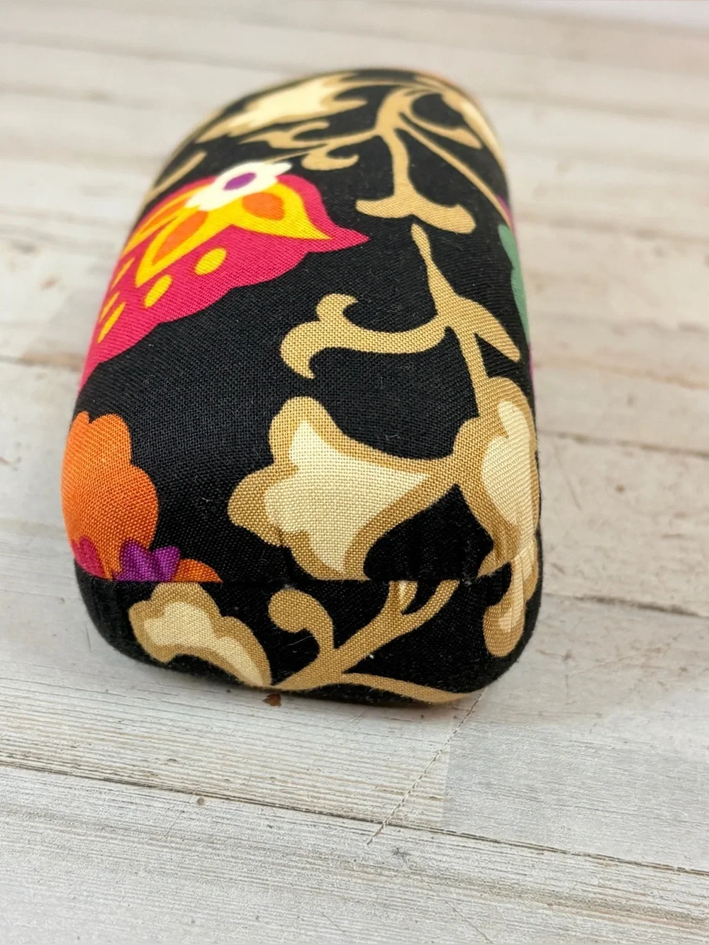 VERA BRADLEY Suzani Pattern Hard Eyeglass Clamshell Case Floral